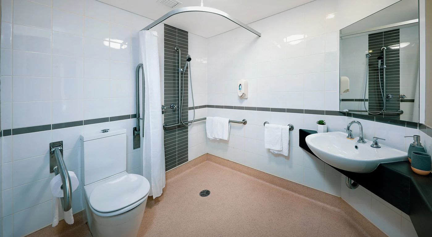 20210520-st_peters_green_bathroom.jpg
